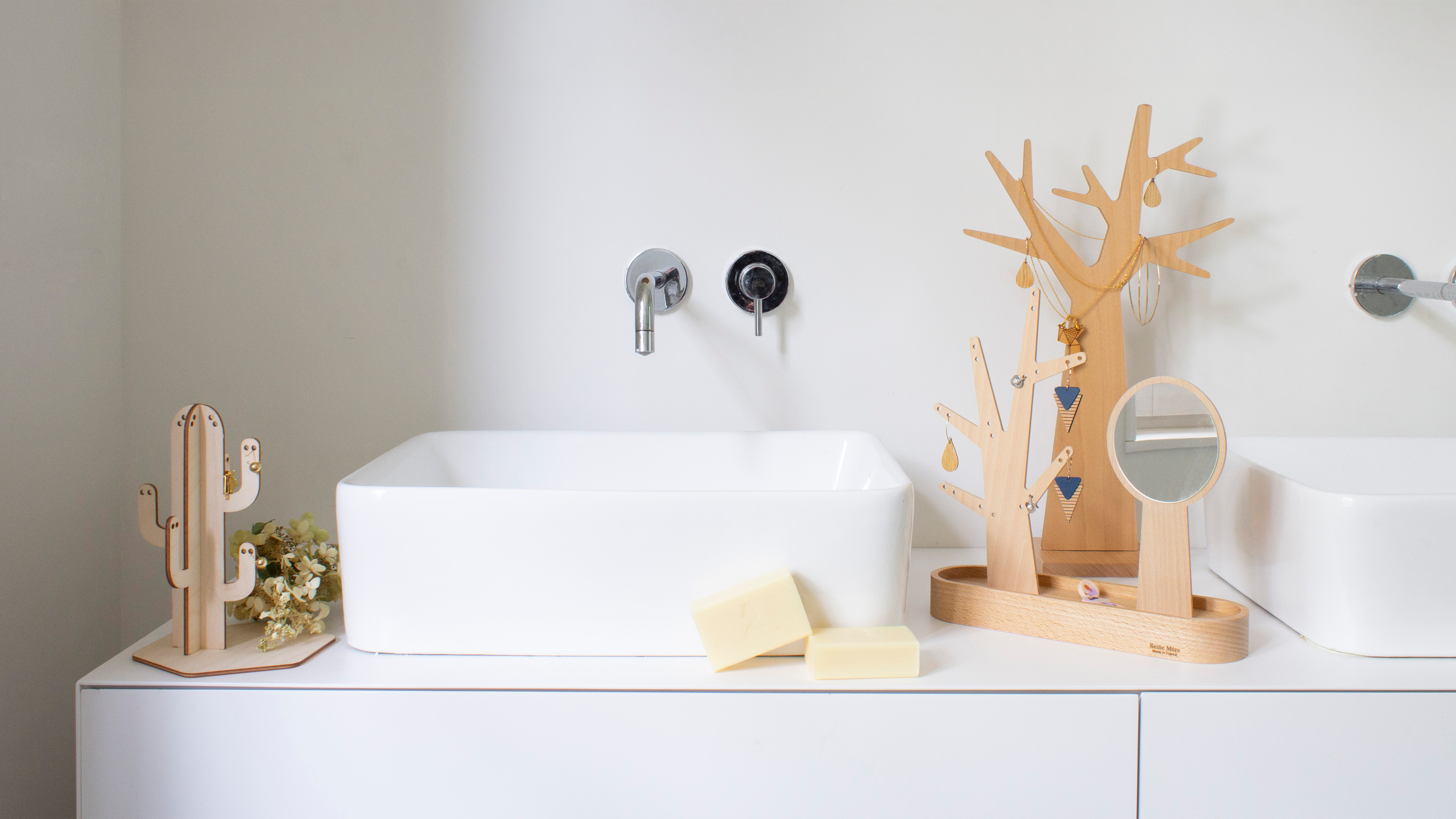 Arbres à bijoux Reine Mère : quand le rangement devient poétique