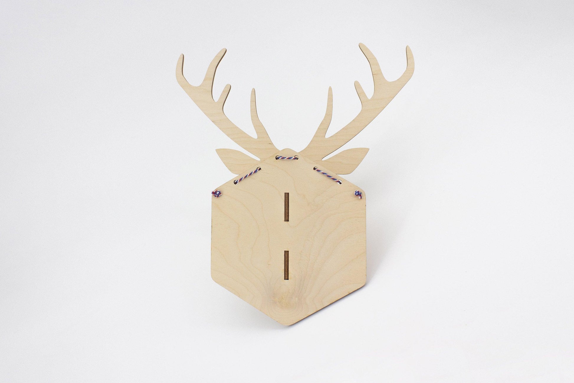 Trophées animaux en bois - Reine Mère