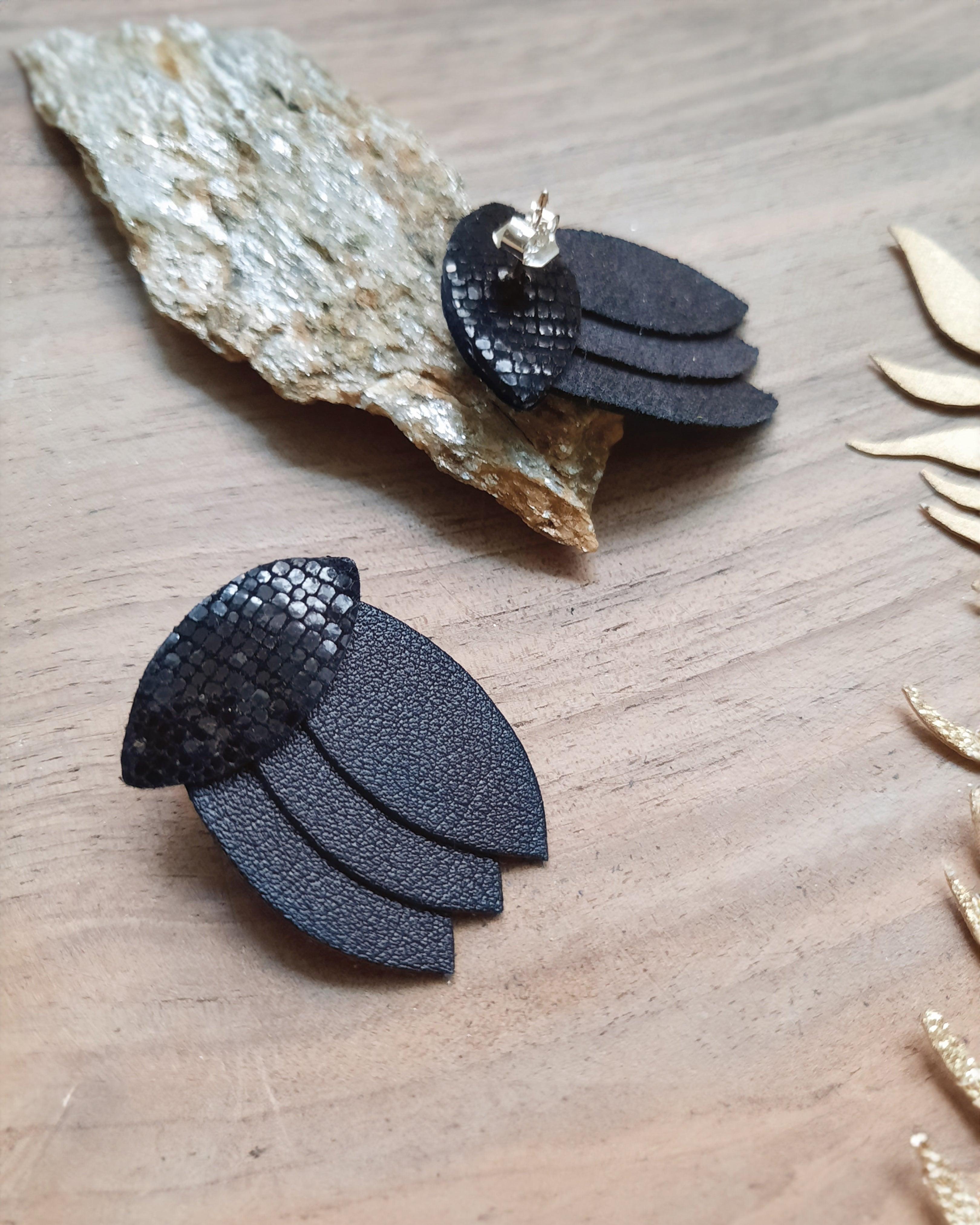 Dahlia - Boucles d'oreilles en bois et en cuir