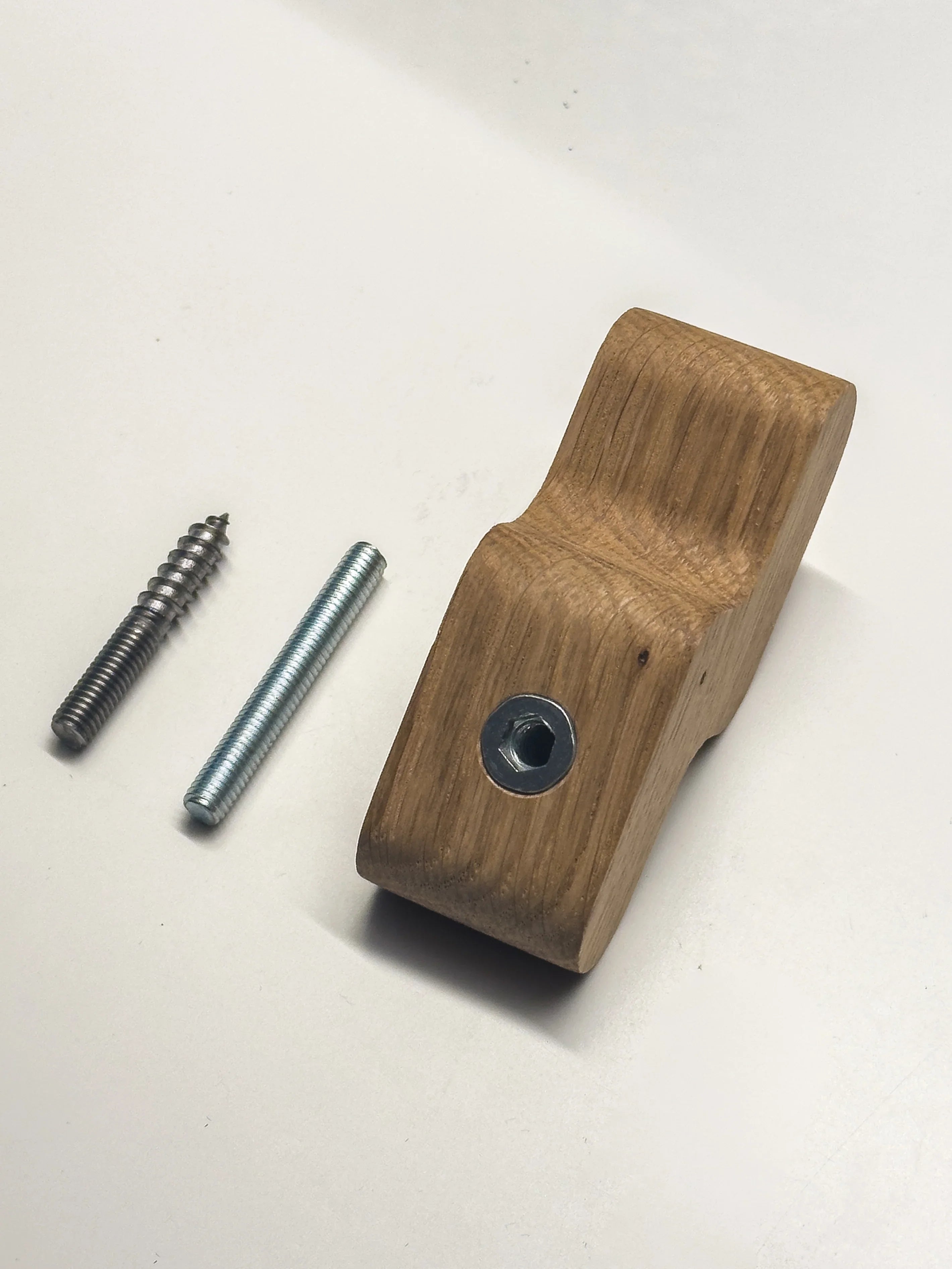 Patère Virgule en chêne massif