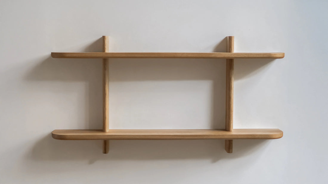 Étagères Sentier : quand le chêne massif redessine vos murs