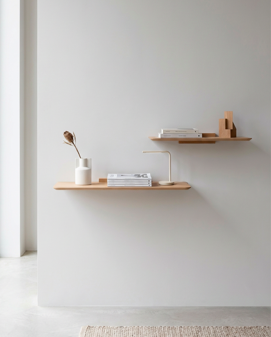 Aileron - Étagère en médium plaqué chêne