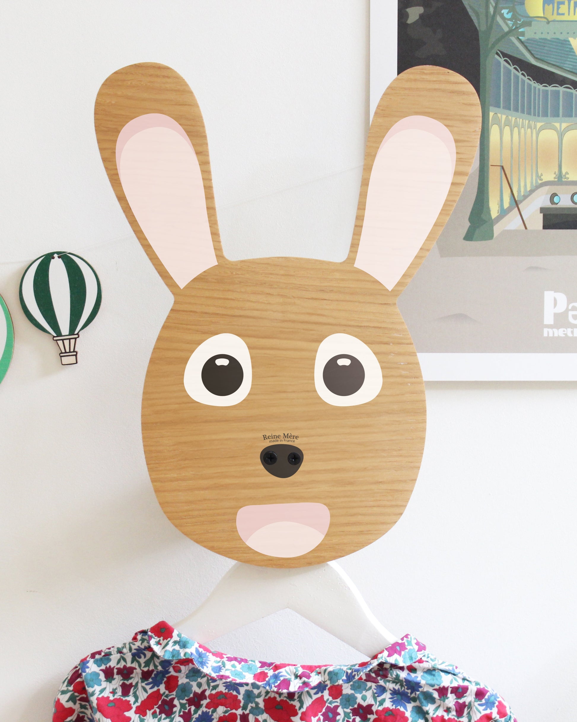 Lapin Au Mur - Reine Mère